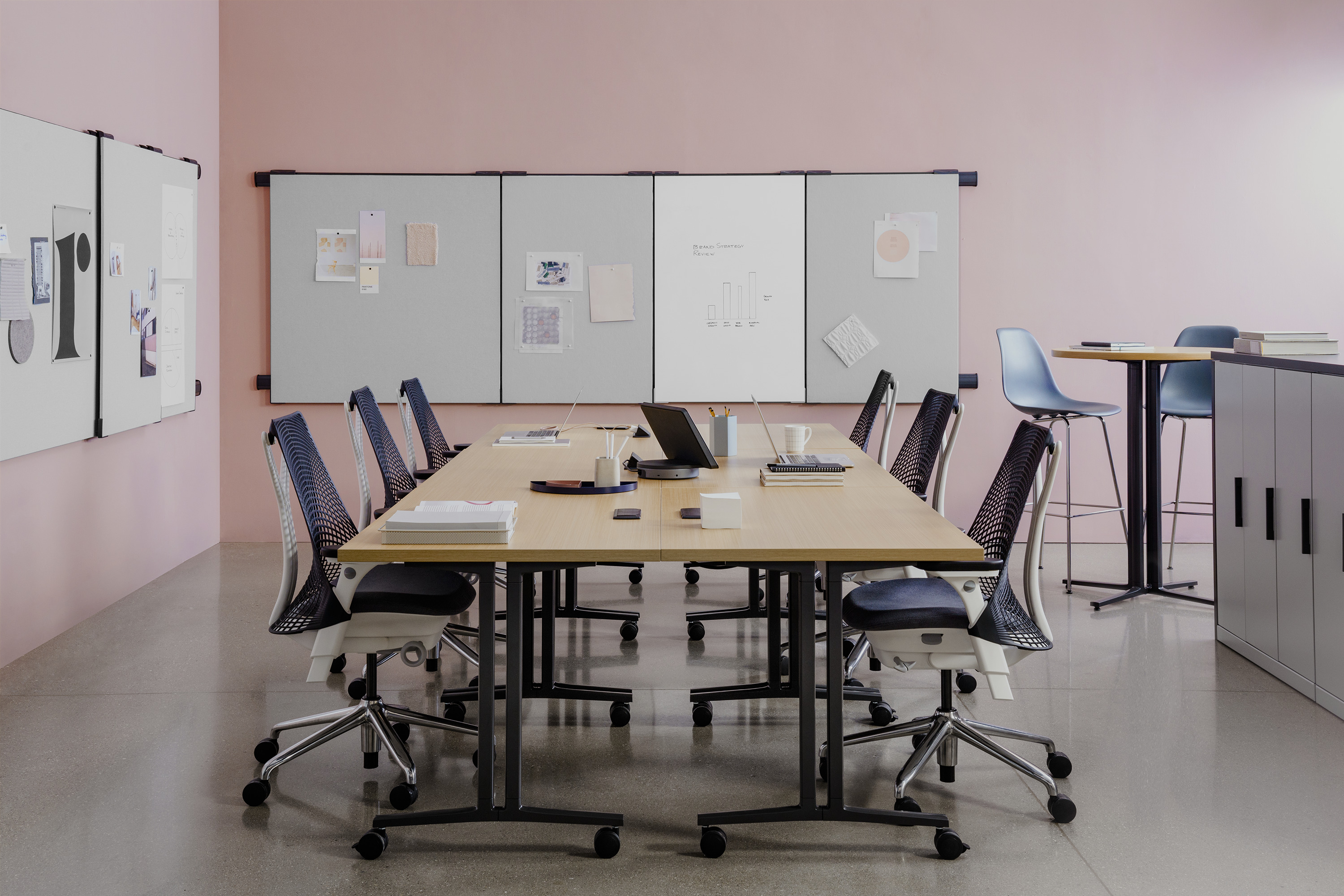培训家具|书写板|办公家具|（中国）科技公司家具|飞地墙面活动书写板